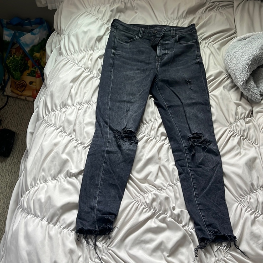 Black/gray American Eagle skinny jeans size 4 extra short